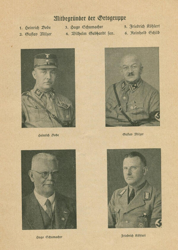 Seite aus einer alten Broschüre mit vier schwarzweiß-Porträts von vier Männern, davon drei in Uniform.